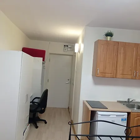 Apartamento Private Room With Private Bath Share Kitchen Tallin